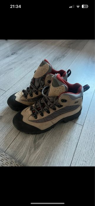 Ghete Aigle ,potrivit pentru sezonul rece.