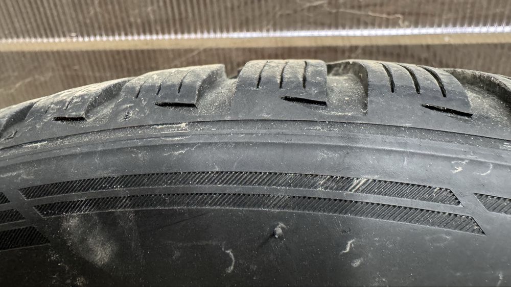 2 cauciucuri iarna 275/40 R18