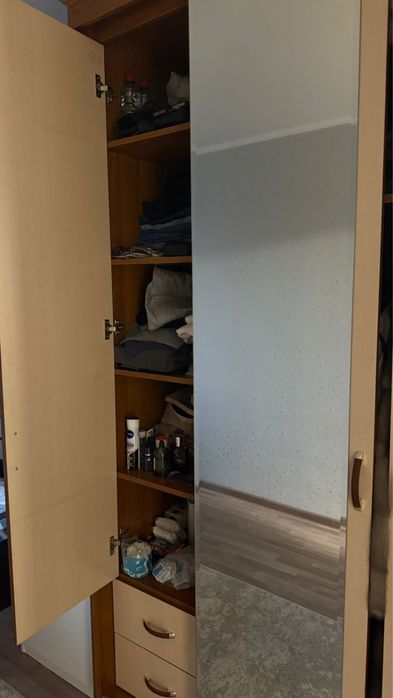 Коричневый шкаф / комод