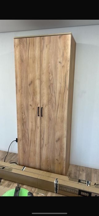 Продам распашной шквф zeta