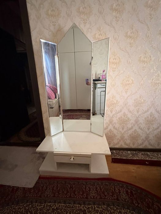 Мебел сотилади бу
