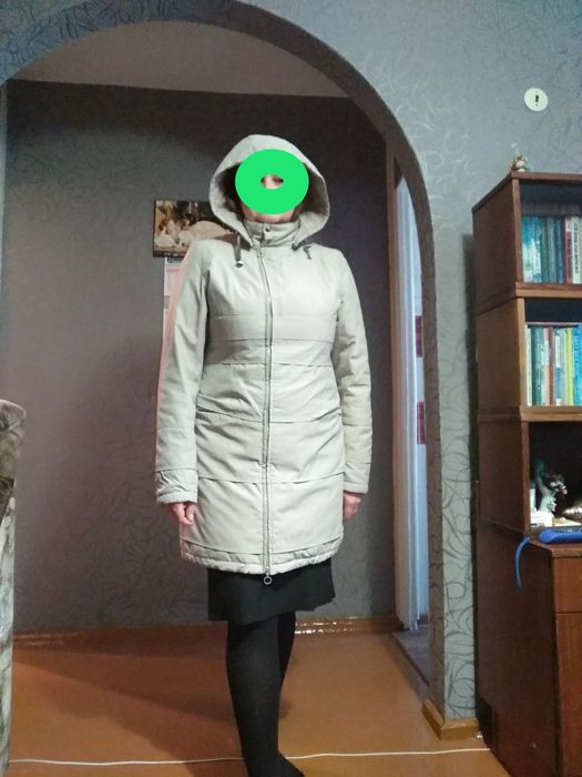 Куртка женская продаю.