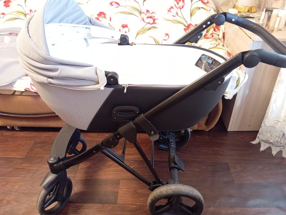 Продам коляску ining baby 2 в 1