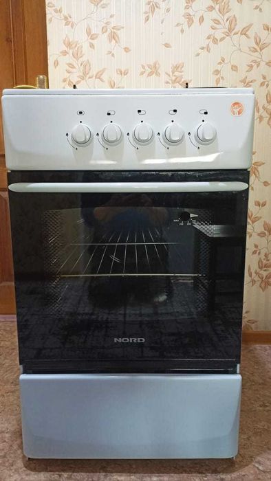 Продам газовую плиту