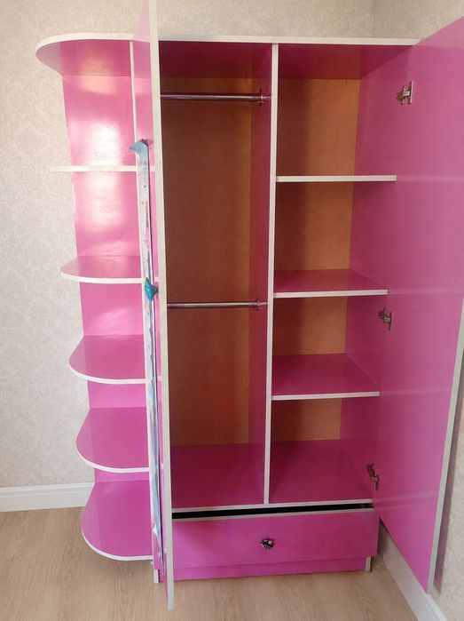 Продам шкаф и кровать срочно