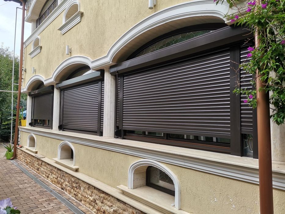 Usi de garaj, rulouri , plase pentru țantari, Folii