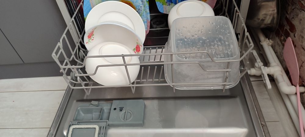 Продам посудомоечную машину