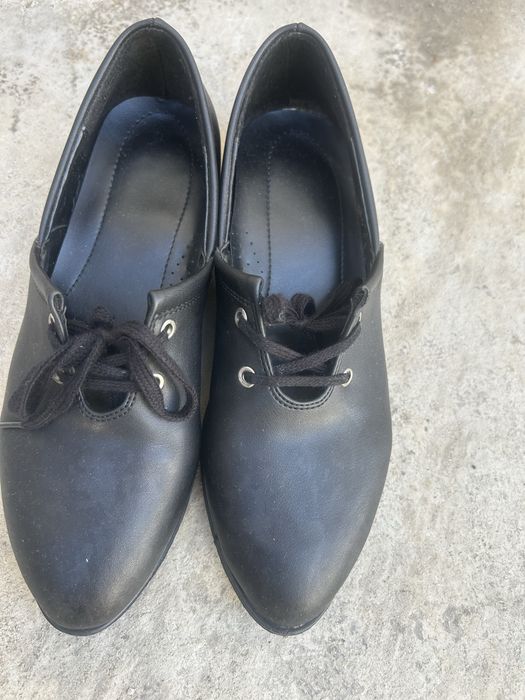 Pantofi cu siret 37