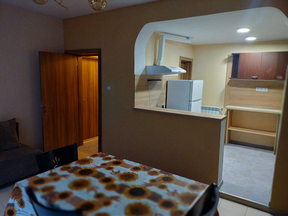 Дава се под наем Тристаен апартамент в Благоевград, Идеален център - 95 кв.м за 357 € - Снимка #17