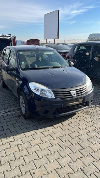 Dezmembram Dacia Sandero 1.2 benzina din 2011