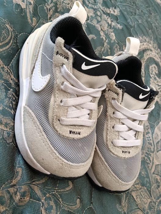 Продам детскую обувь