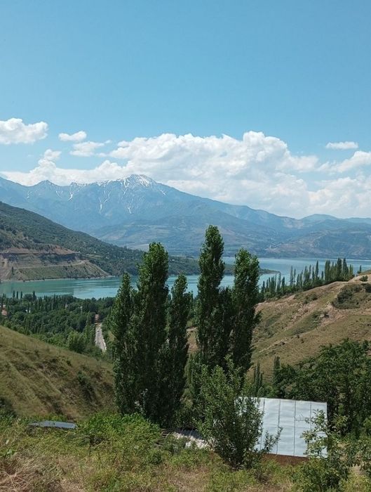 Dacha sotiladi kotta suvdan 300 metr Sijjak Bochka Chorvoq