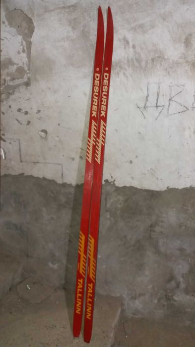 Продам лыжи . . .