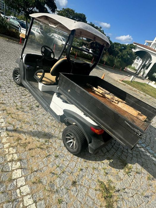 Електрическа голф количка