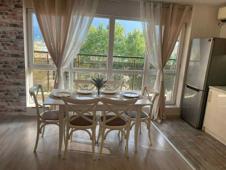 Дава се под наем Тристаен апартамент в Пловдив, Кючук Париж - 100 кв.м за 714 € - Снимка #5