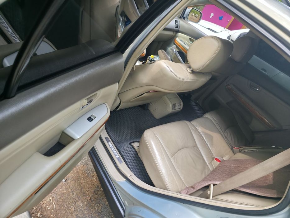 Продается авто Lexus RX330 рестайлинг