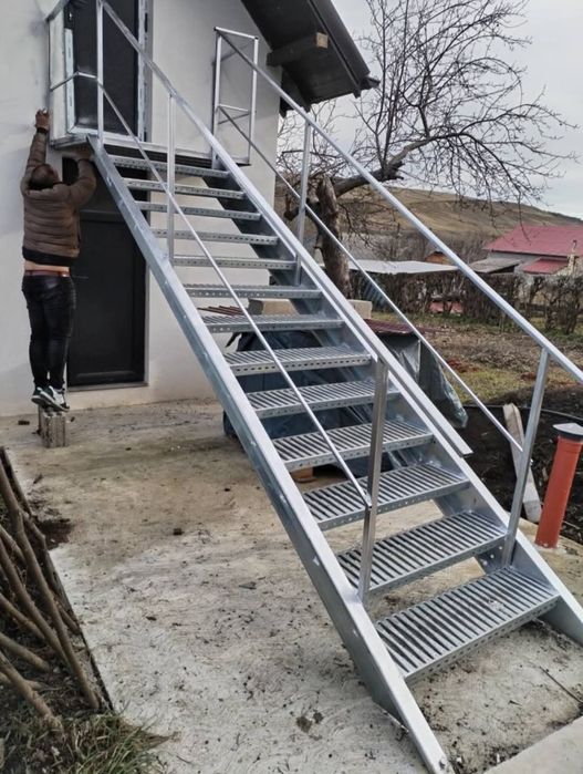 scarii zincate pe comanda