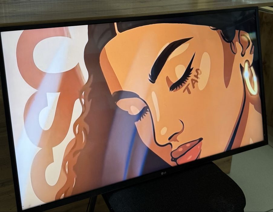 Телевизор LG 108sm