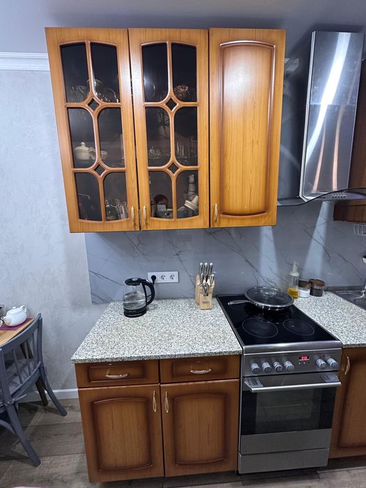 Кухонный гарнитур вместе с техникой