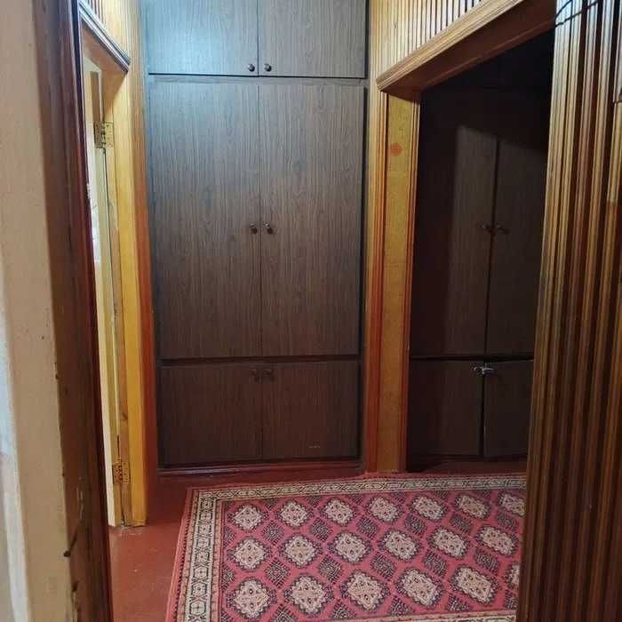 Коракамишда 2 хона 1 этаж орта ремонт