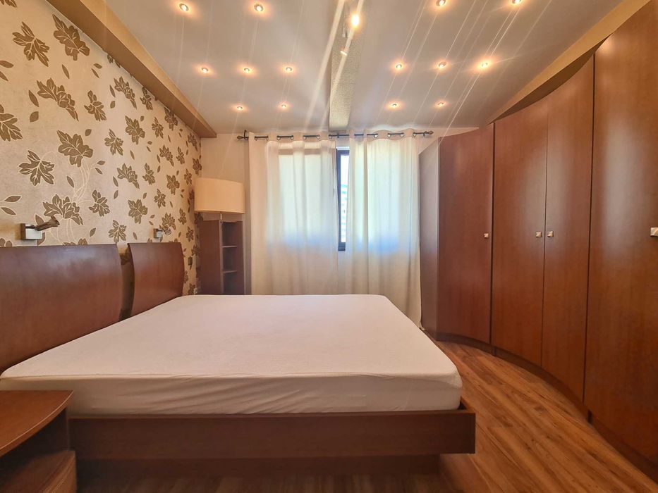 Продава се Тристаен апартамент в Варна, Автогара - 85 кв.м за 7 €/кв.м - Снимка #3