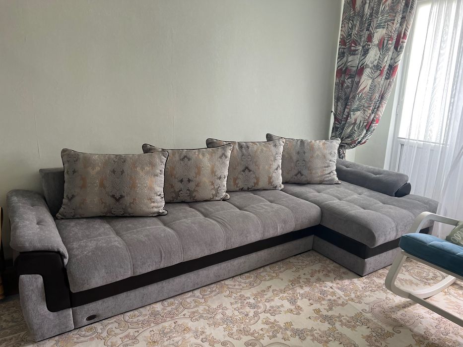 Диван угловой большой