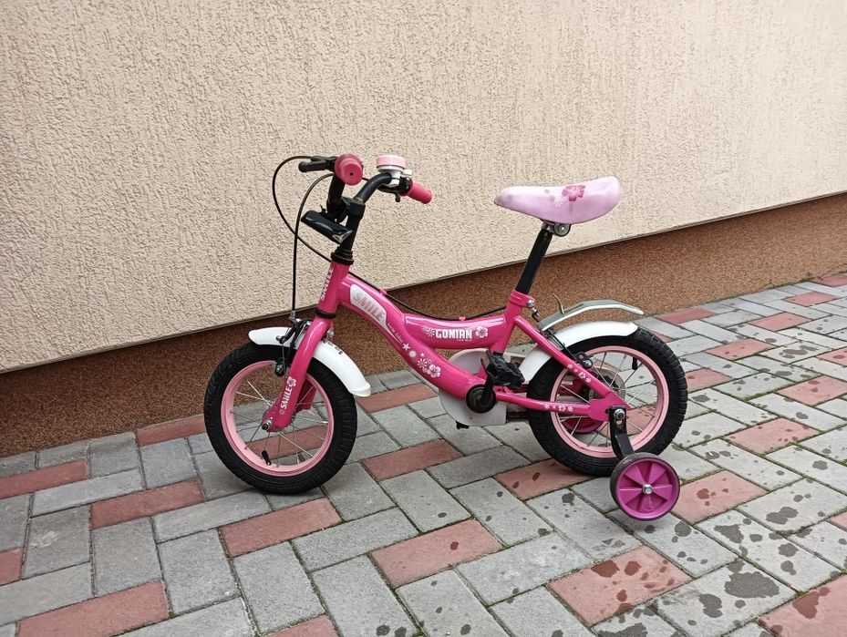 Vând bicicleta pentru copii roz