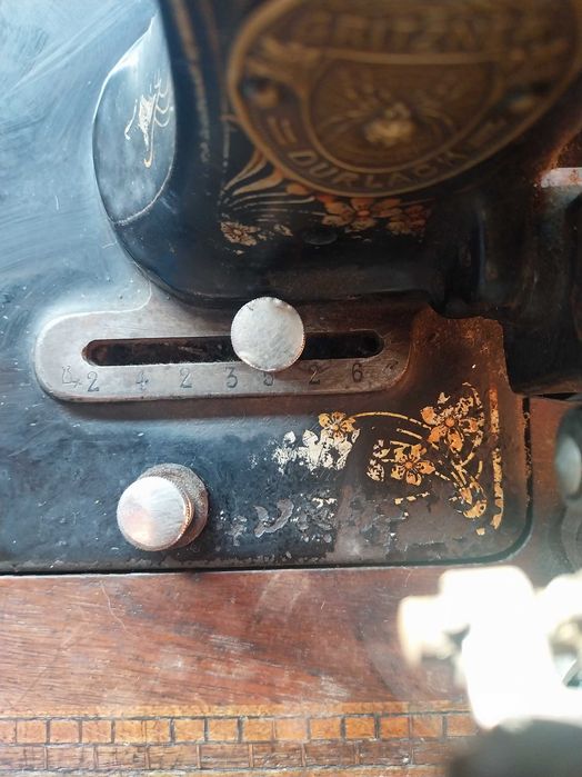 Masina de cusut de colectie