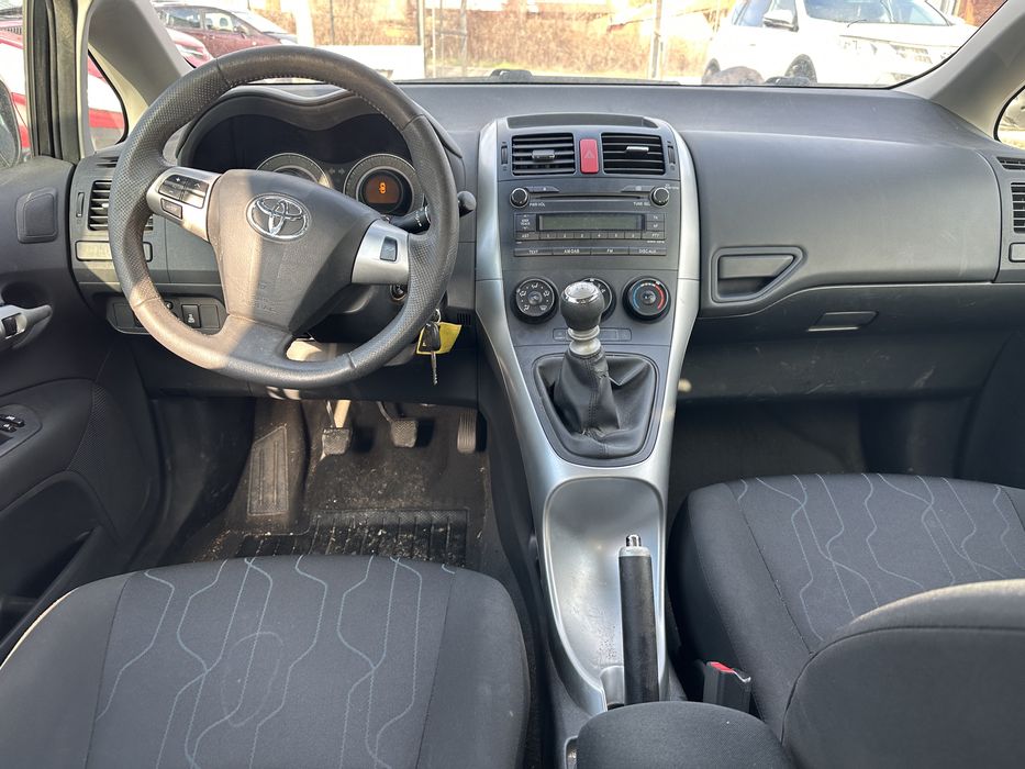 Toyota Auris Тойота Аурис 1.4d4d 90кс 2011г На части!