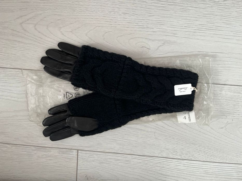 Перчатки от Amelia Cable Glove Европа