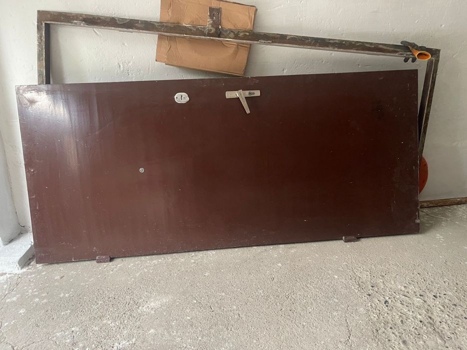 Продаю входную дверь от дома