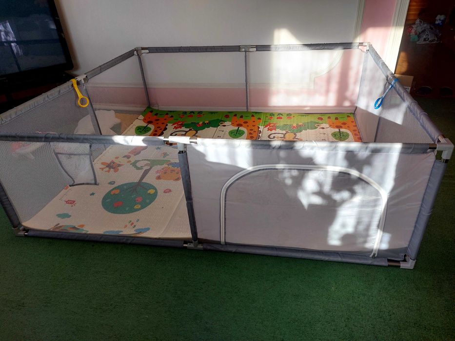 Продам детский игровой манеж.