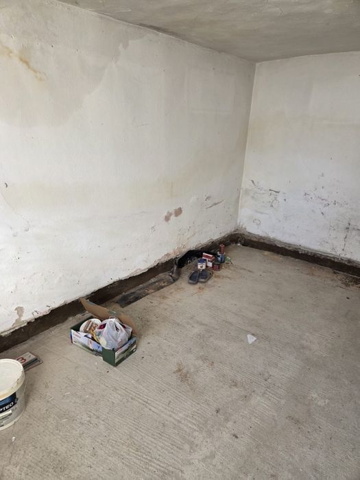 De vanzare- teren 1900mp + casa de caramida, Vacaresti, Dambovita