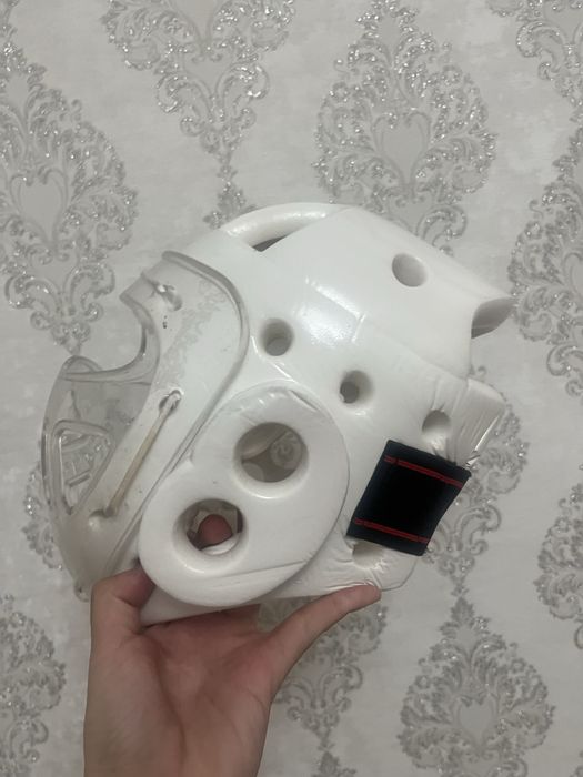 Шлем для каратэ/тхэквандо