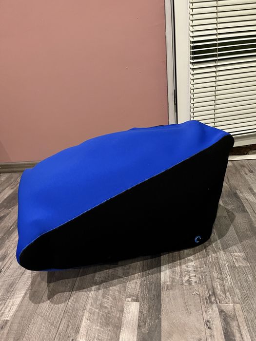 Триъгълна възглавница за позициониране и рехабилитация