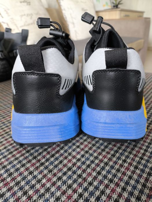 Кроссовки мужские новые