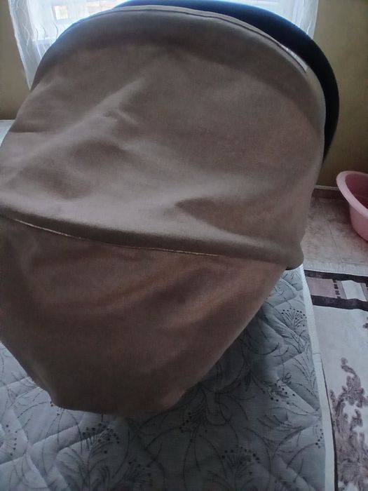 Стол за кола чисто нова