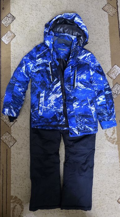 Продам детский горнолыжный костюм зимний