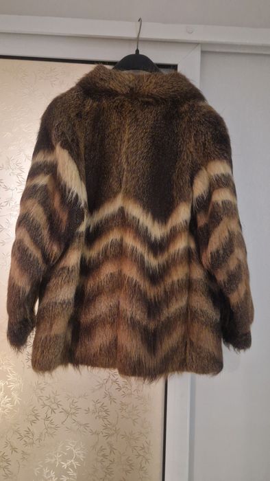 Haina de Nurca in stare foarte buna