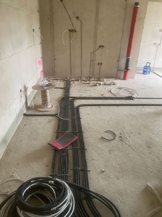 Electrician Autorizat-Intervenții rapide/Reparații/Instalații