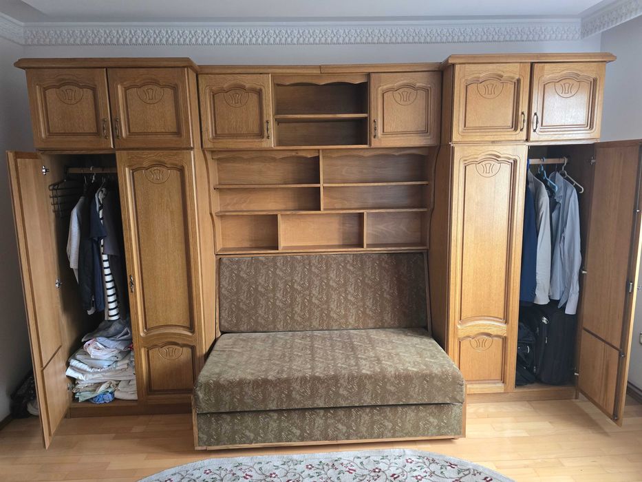 Set de mobilier dormitor din lemn masiv