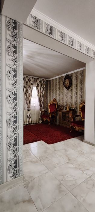 Casa cu piscina+ garaj in VADU PASII