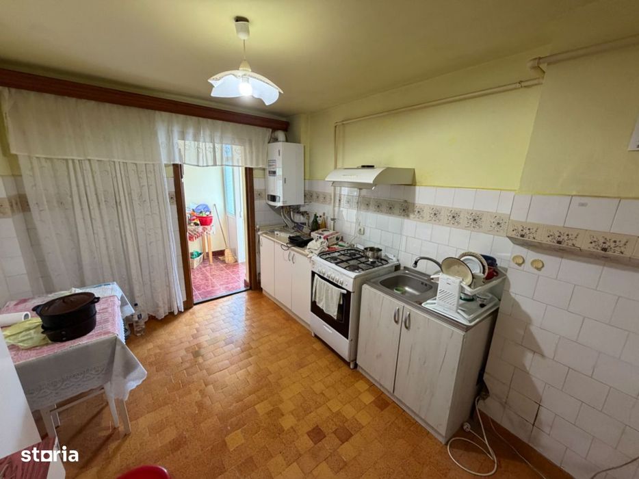 Apartament 3 camere, etaj 2 - Cugir