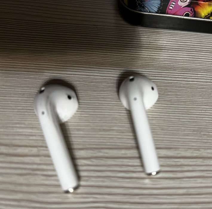 Продам наушник Airpods