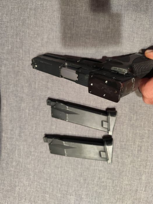 Airsoft пистолет