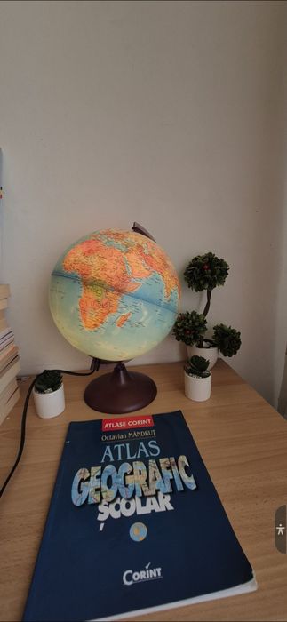 Glob pământesc iluminat+ atlas geografie