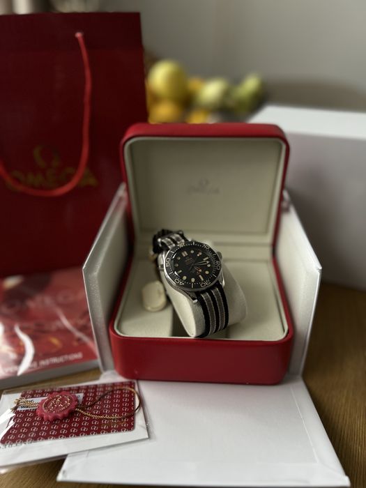 Omega Seamaster Diver 300M “James Bond 007” 42 mm