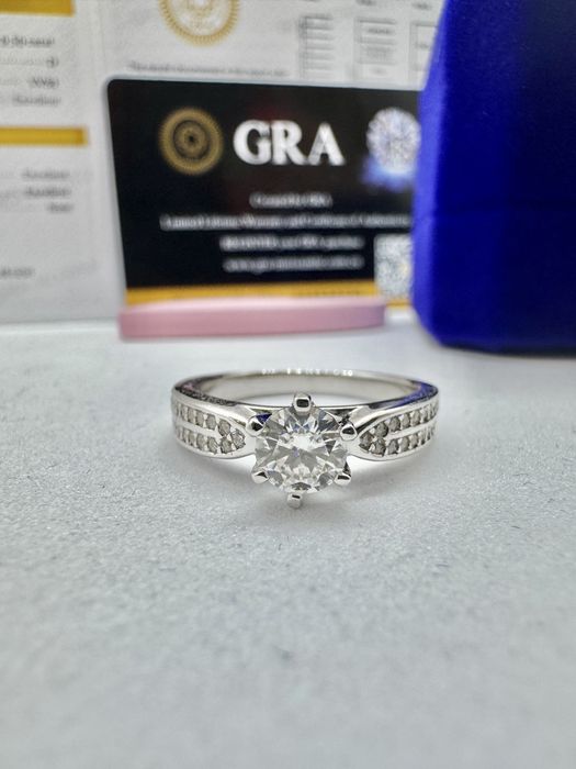 Сребърен пръстен с мойсанит ( диамант ) 0.5 карата