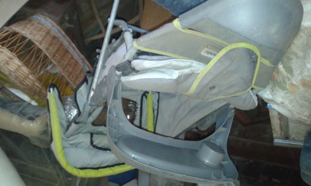 Продавам бебешка количка "чиполино" от 2006 г, ползвана 2 години