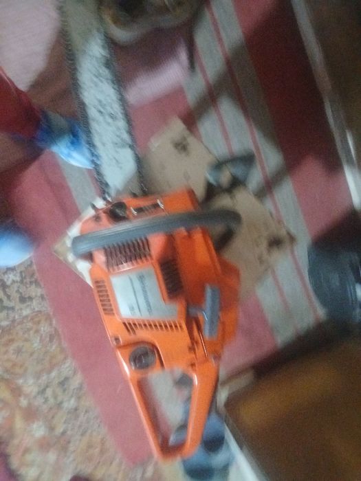 Vând drujba husqvarna 55